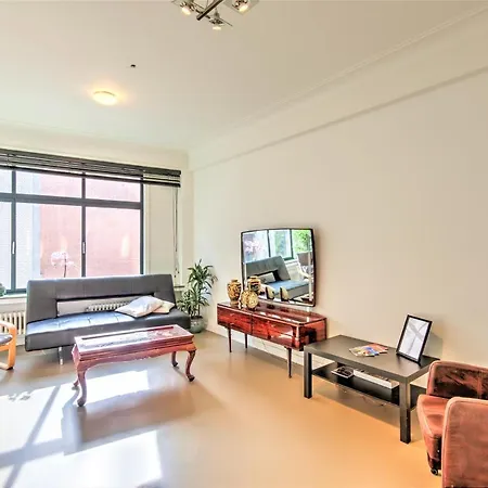 Spacious In The Heart Of Apartment *