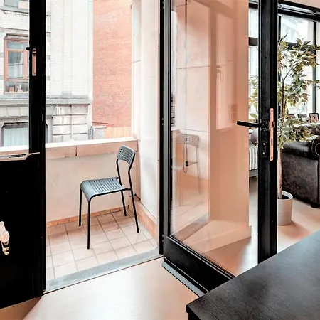 Apartment Spacious In The Heart Of *