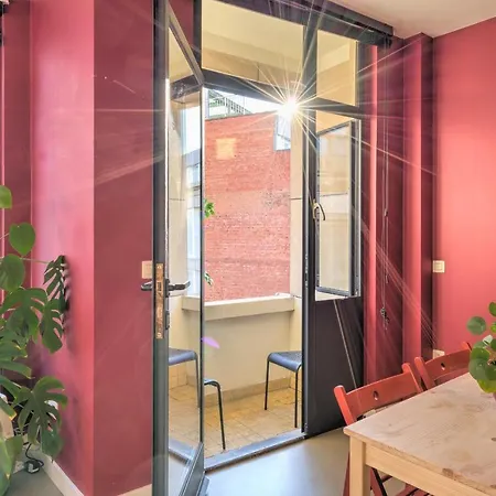 Spacious In The Heart Of Apartment *